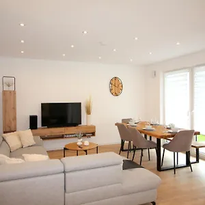 Ada4, Mit Kueche, Badewanne, Balkon, Terrasse, Parkplatz Am Haus, Ruhig Gelegen Kulmbach